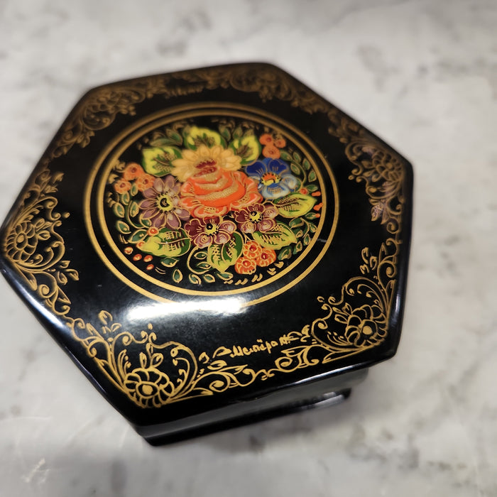 PAPIER MACHE HEXAGONAL RUSSIAN LACQUER BPX