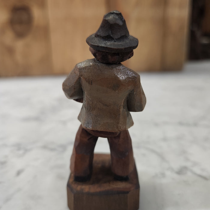 WOOD CARVING OF ACCORDIAN PLAYER MAN