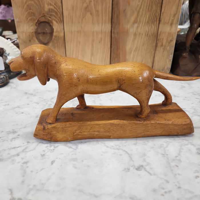 WOOD CARVING OF A DOG