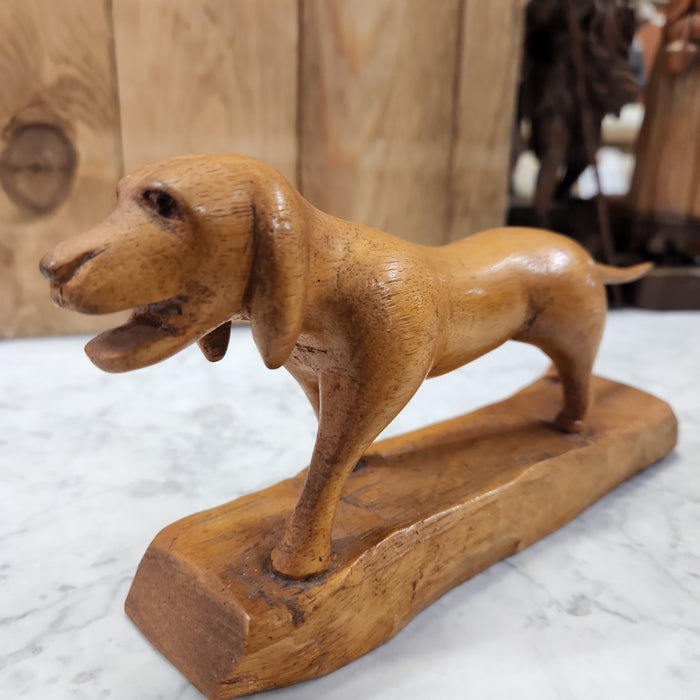 WOOD CARVING OF A DOG