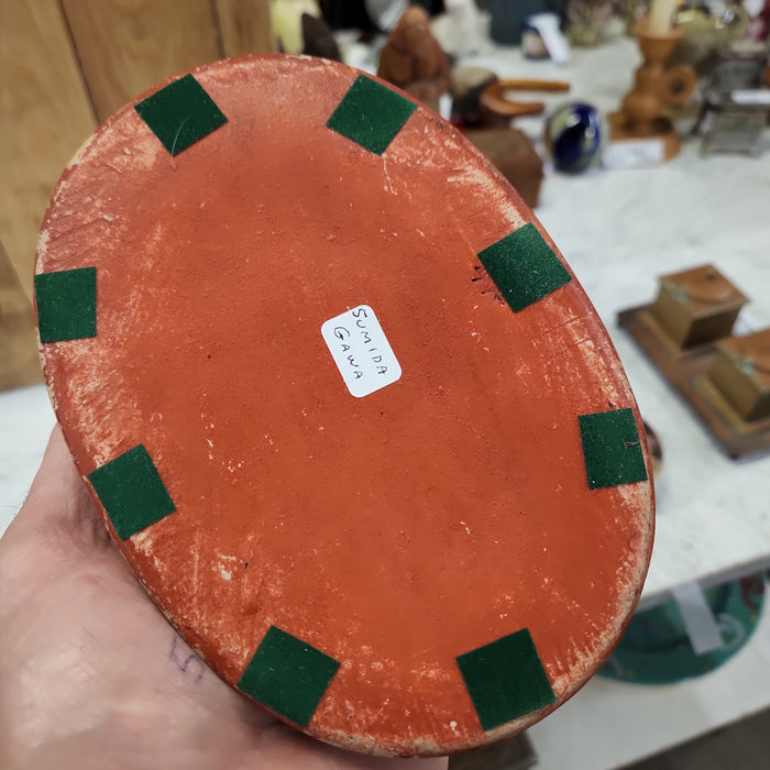 OVAL SUMIDA GAWA SMALL TRAY WITH SIX MEN ON RIM