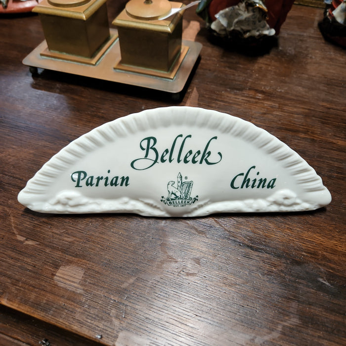 BELEEK SIGN