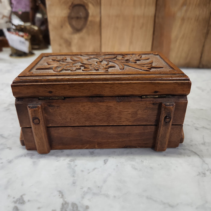 ARTICULATED CARVED BOX