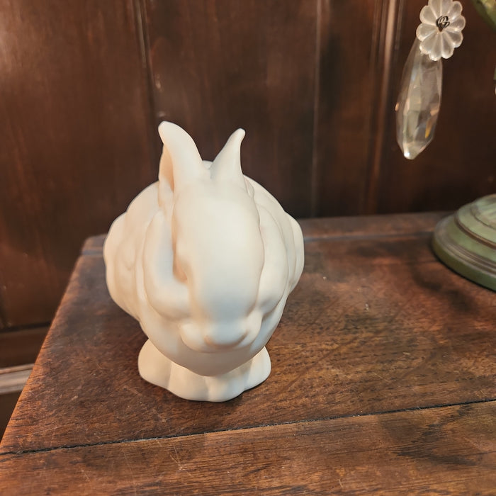 PORCELAIN SINGLE WHITE RABBIT