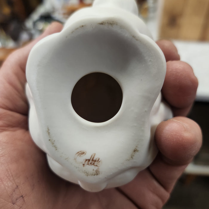 PORCELAIN SINGLE WHITE RABBIT