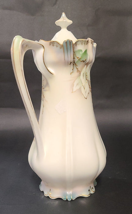 PORCELAIN LILY CHOCOLATE POT