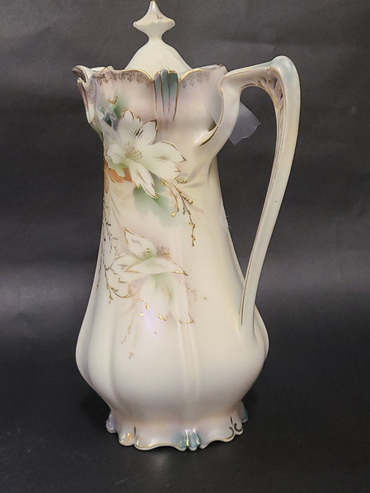 PORCELAIN LILY CHOCOLATE POT