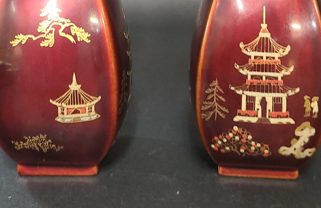 PAIR OF RED CHINESE VASES WITH GOLD