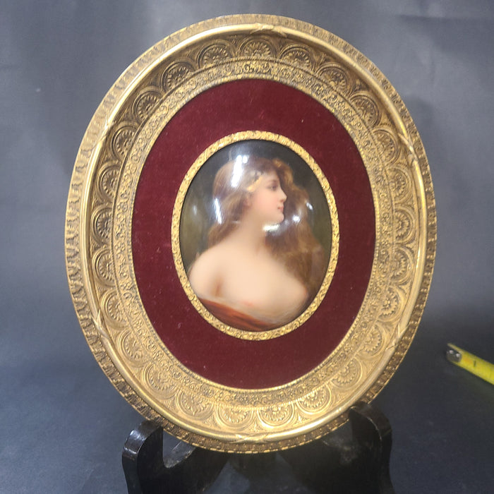 MINI PORCELAIN PARTIALLY NUDE OVAL LADY PAINTING WITH ORNATE BRASS FRAME