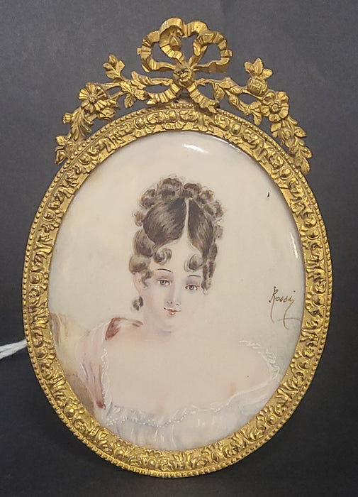 SIGNED SMALL OVAL FRAMED PAINTING OF QUEEN REINE LOUISE