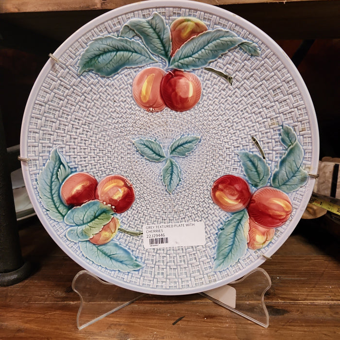GREY MAJOLICA TEXTURED PLATE WITH PEACHES