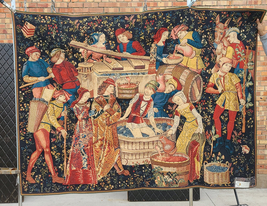 HORIZONTAL TAPESTRY OF GRAPE HARVEST WITH WINEMAKERS BELGIUM
