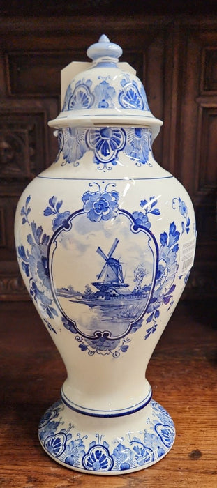 MEDIUM DELFT GINGER JAR WITH NARROW NECK