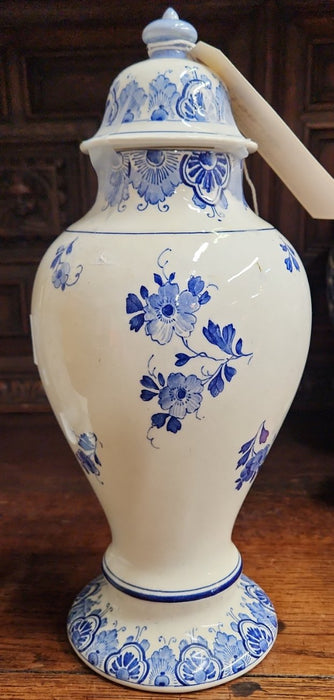 MEDIUM DELFT GINGER JAR WITH NARROW NECK