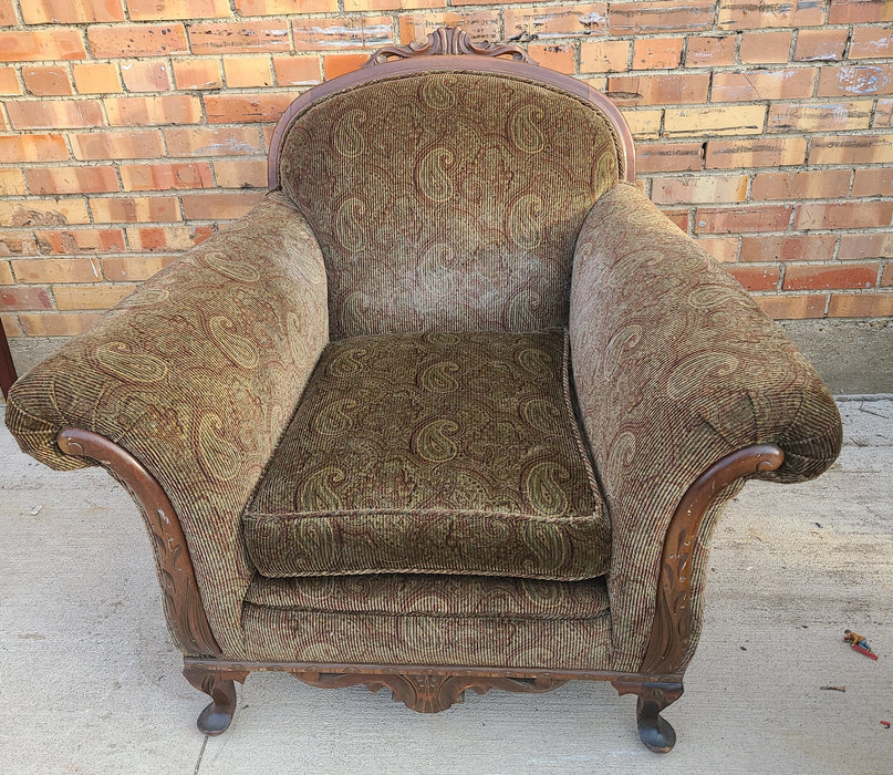 1940'S UPHOLSTERED ARM CHAIR
