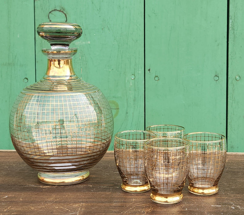 MID CENTURY GOLD GRID PATTERN 5 PIECE DECANTER SET
