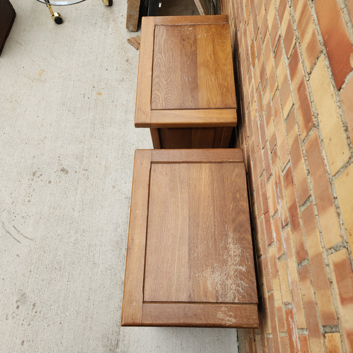 PAIR OF RUSTIC OAK NIGHT STANDS