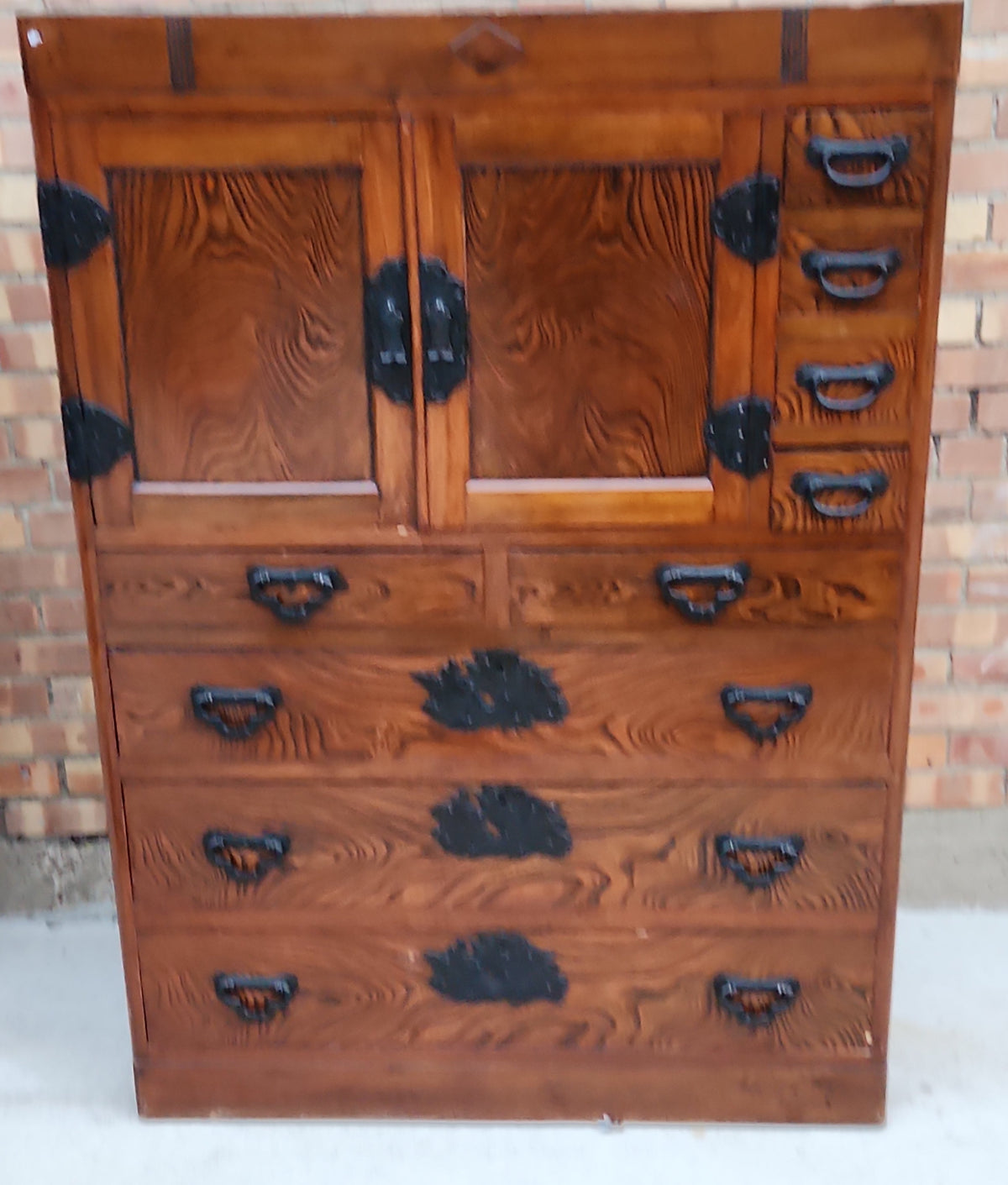 ELM TANSU STYLE CHEST — Lots of Furniture
