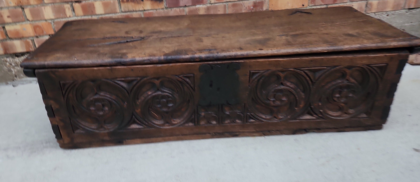 18TH CENTURY CARVED OAK DOVETAILED GOTHIC COFFER