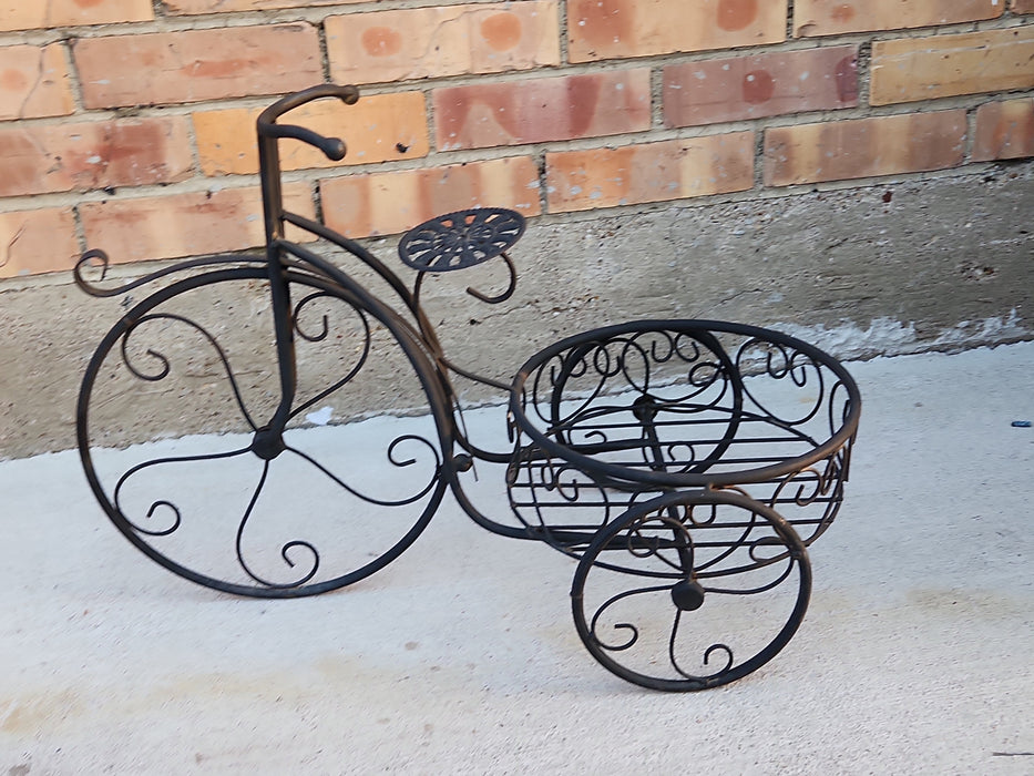 TRICYCLE IRON PLANT STAND