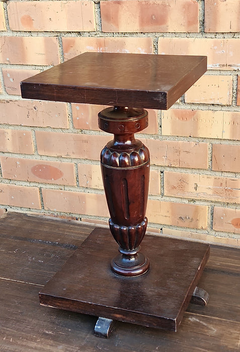 MINIATURE PEDESTAL