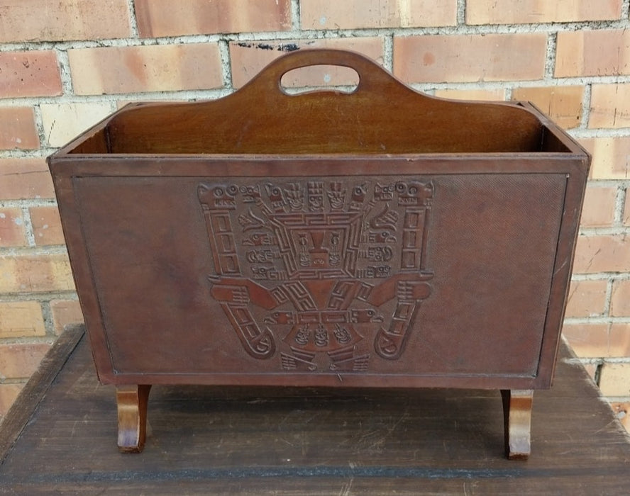 MAGAZINE RACK WITH EMBOSSED LEATHER