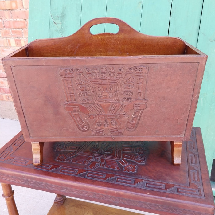 MAGAZINE RACK WITH EMBOSSED LEATHER