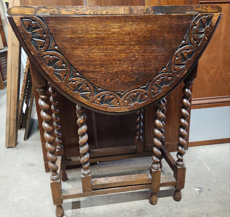 CARVED TOP BARLEY TWIST OAK DROPLEAF TABLE