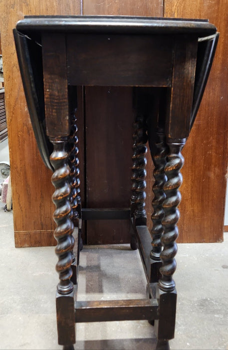 SMALL DARK OAK BARLEY TWIST DROPLEAF TABLE