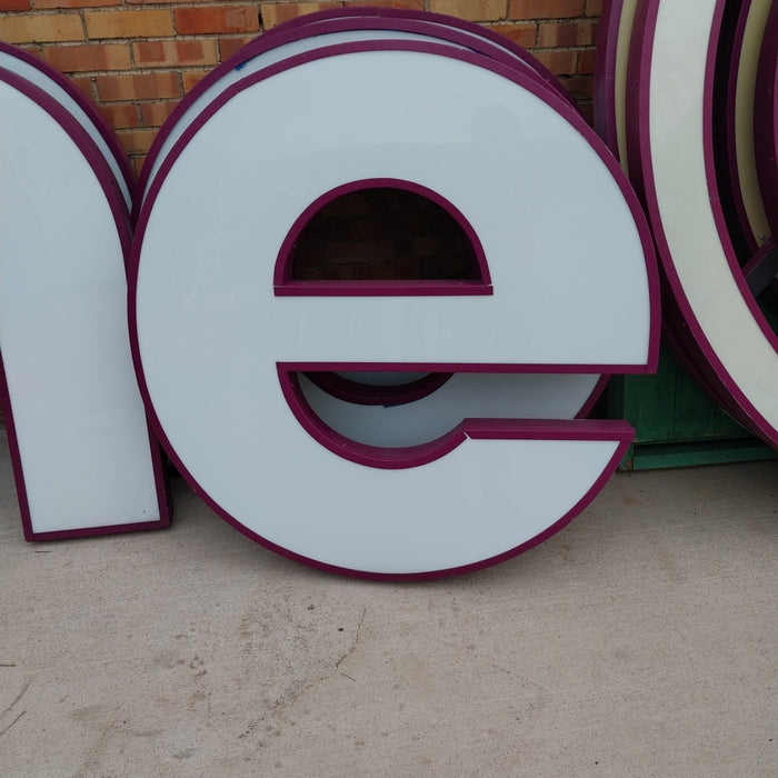 CHANNEL LETTER SMALL e