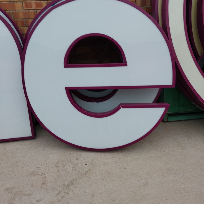 CHANNEL LETTER SMALL e