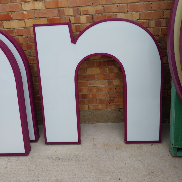 CHANNEL LETTER n