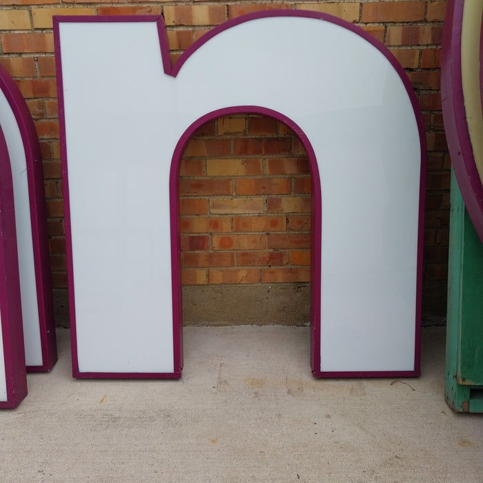 CHANNEL LETTER n