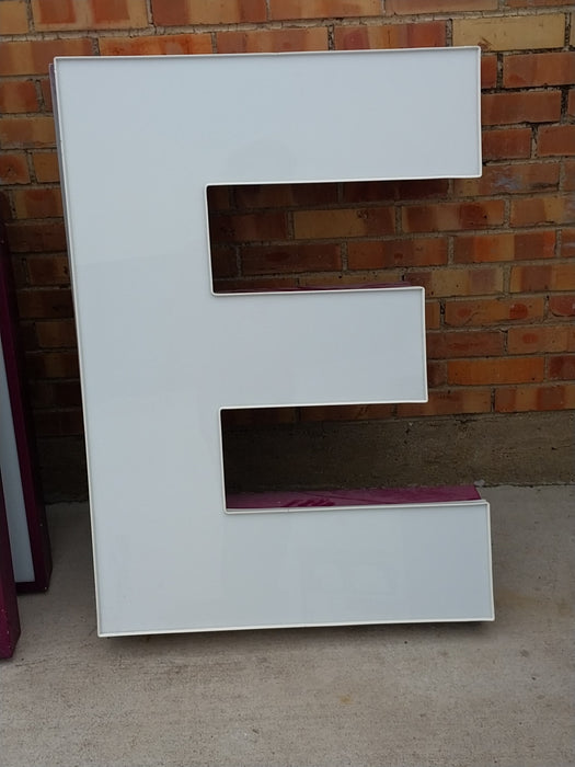 SMALL CAPITAL E