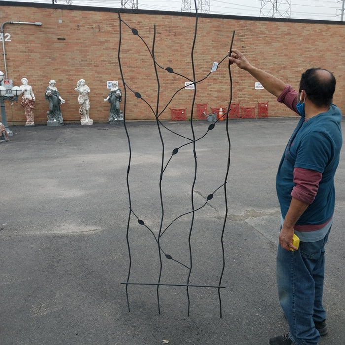 FREEFORM TRELLIS WITH LEAF MOTIF - 2 PC COLLAPSIBLE
