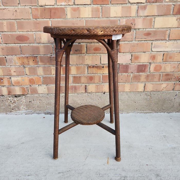 SMALL ROUND LLYOD LOOM WICKER TABLE