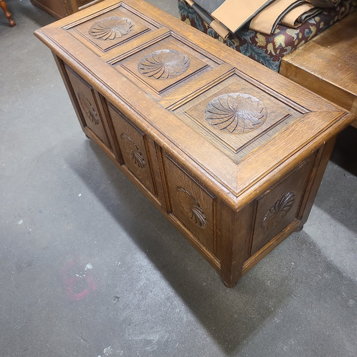 CARVED FLORETTE NARROW OAK COFFER