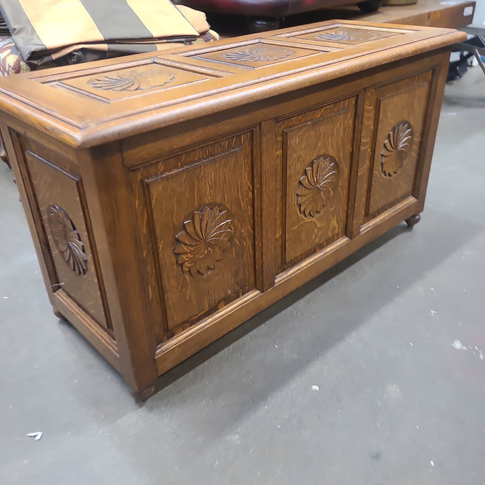 CARVED FLORETTE NARROW OAK COFFER