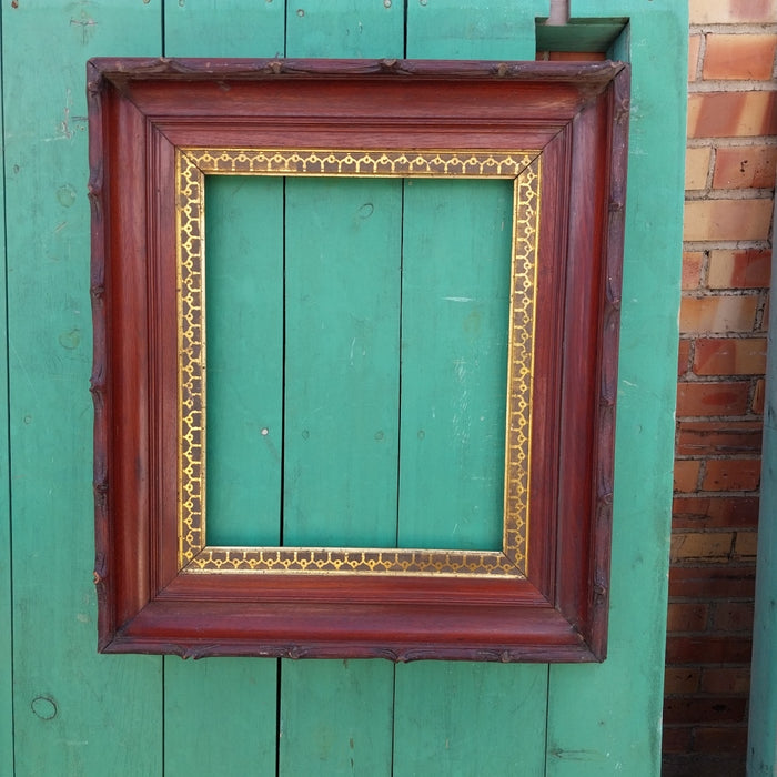 19TH CENTURY CARVED TWIG BORDER WITH GILT FILLET