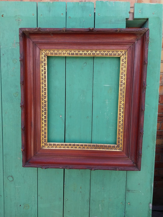 19TH CENTURY CARVED TWIG BORDER WITH GILT FILLET