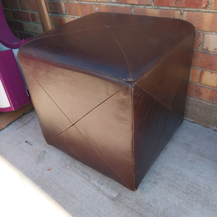 LEATHER CUBE STOOL