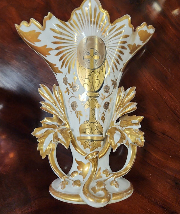 PAIR OF GOLD AND WHITE OLD PARIS VASES