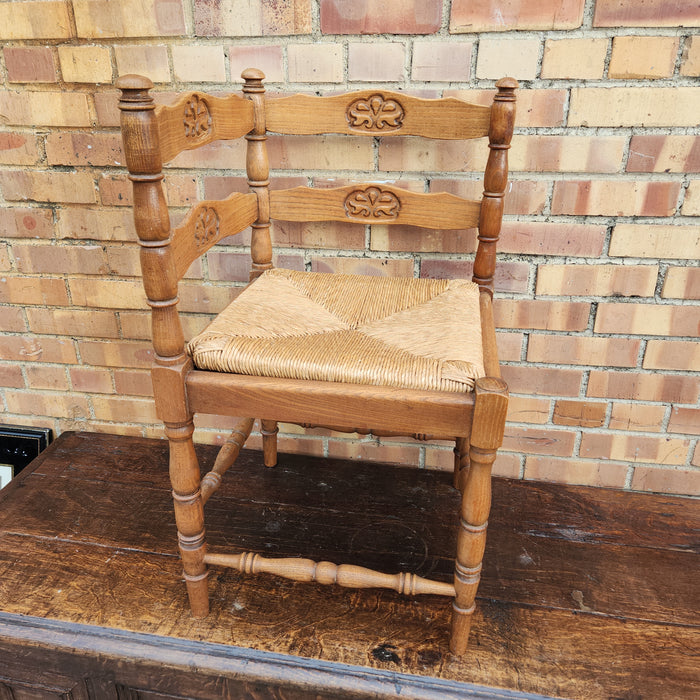 LADDER BACK RUSH SEAT OAK CORNER CHAIR