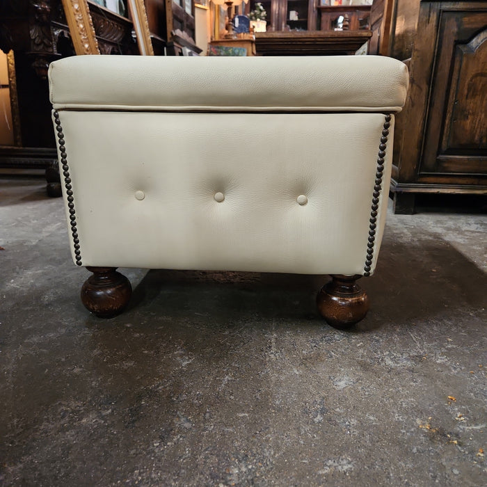 WHITE LEATHER SQUARE OTTOMAN