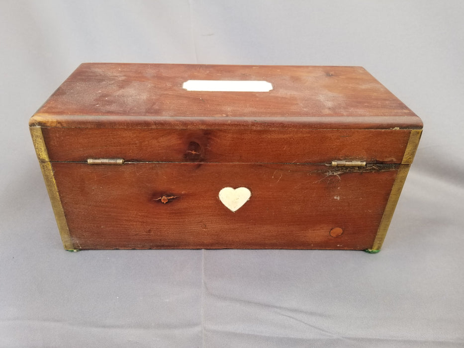 SMALL MAHOGANY SEWING BOX