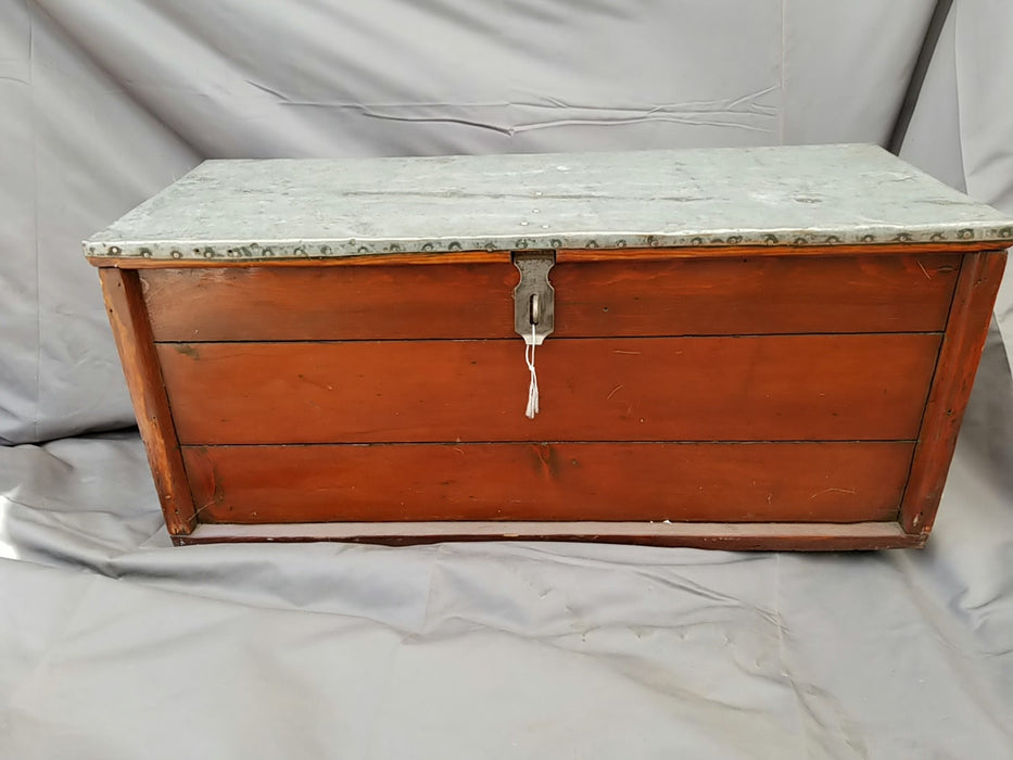 AMERICAN PINE AND ZINC TOP TRUNK