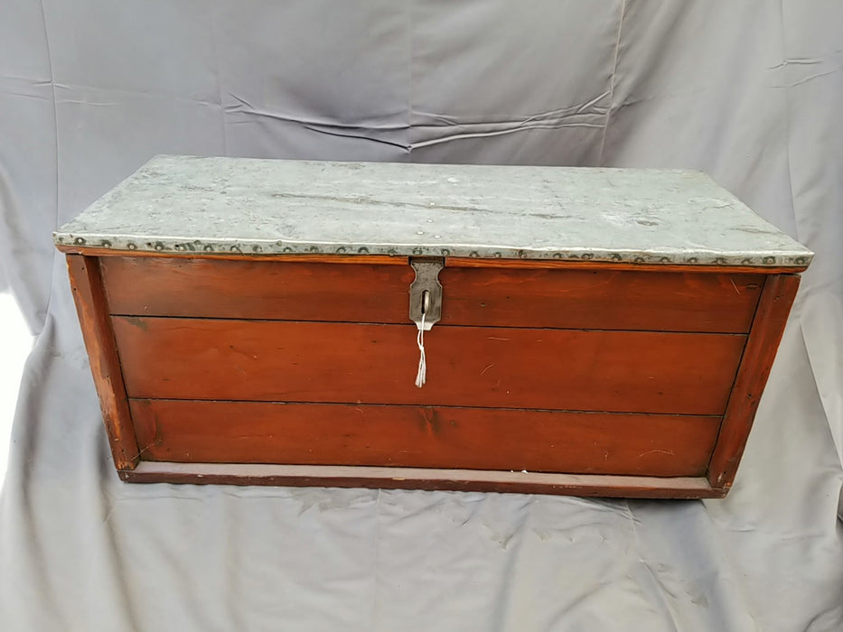 AMERICAN PINE AND ZINC TOP TRUNK