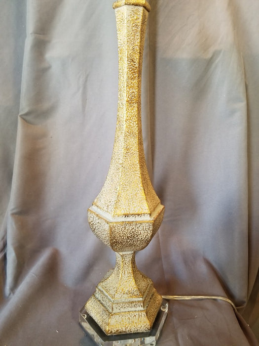SINGLE GOLD LAMP WITH LUCITE BASE