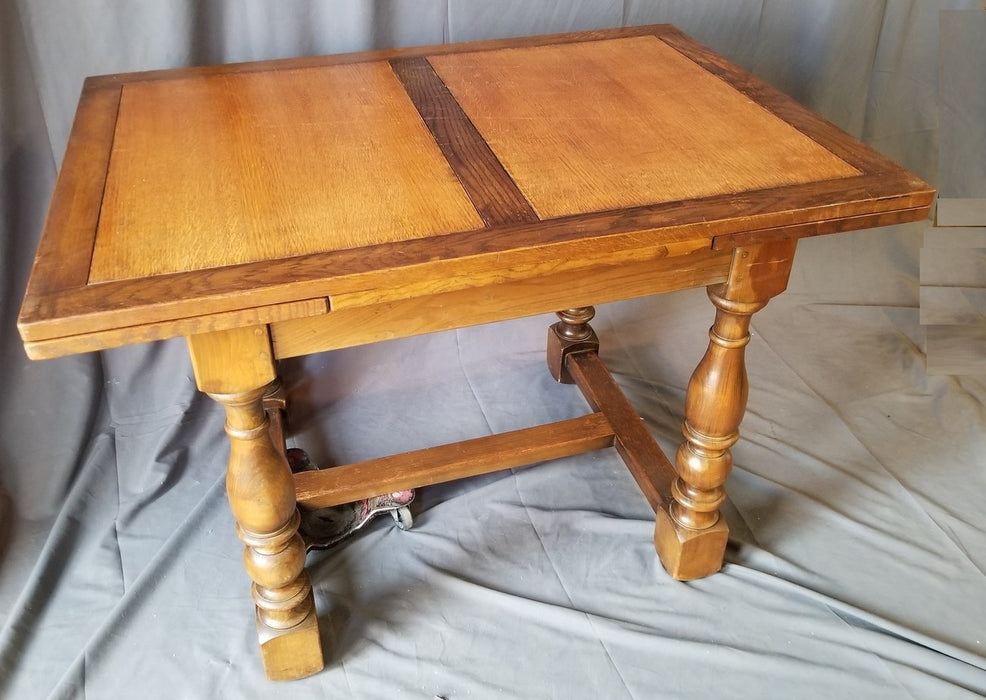 SMALL ENGLISH DRAW-LEAF TABLE