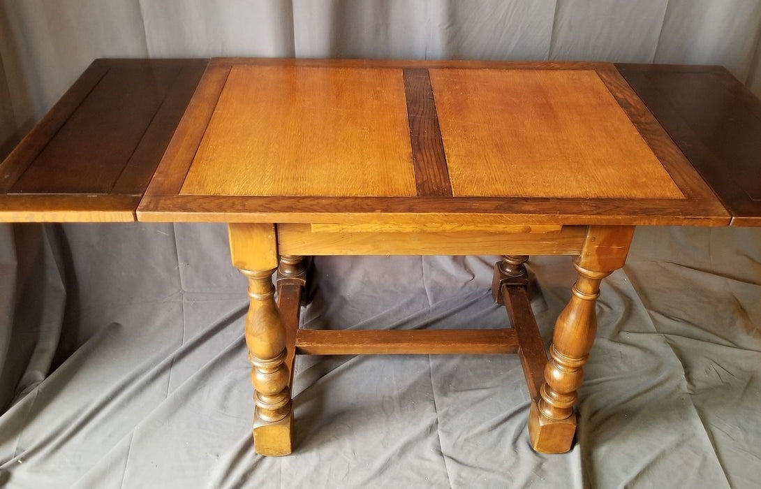 SMALL ENGLISH DRAW-LEAF TABLE